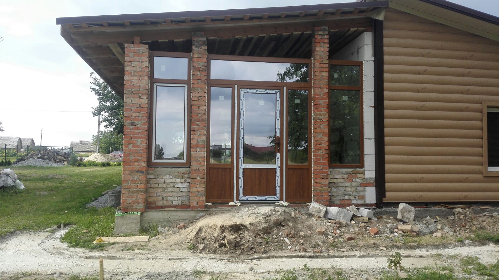 монтаж металопластикових дверей